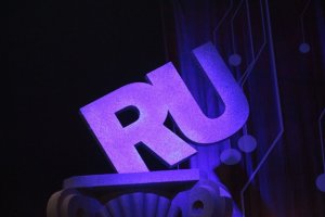 День рождения Рунета: С чего начинался интернет в России (7 апреля 1994 года в сети зарегистрировали домен RU)