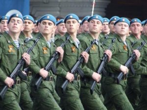 Россия переходит на профессиональную армию