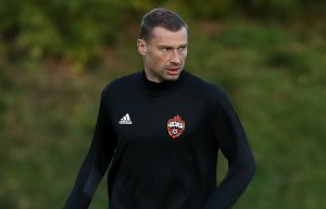 Алексей Березуцкий: футболисты ЦСКА надеются на чудо в игре Лиги Европы с "Арсеналом"