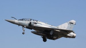 Бей своих: французские ВВС разбомбили собственный завод