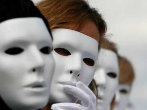 Имя спасшей пассажиров автобуса в Сочи девушки до сих пор неизвестно