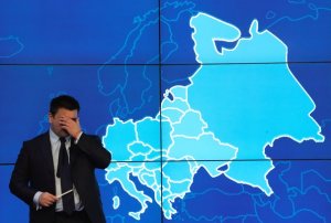 «Славятся равнодушием»: почему Киев не защищает интересы украинских граждан за рубежом