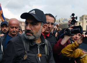 [Переворот] «Новый премьер от народа должен быть назначен в ближайшую неделю. После этого будет сформировано временное правительство, а затем назначены внеочередные парламентские выборы»