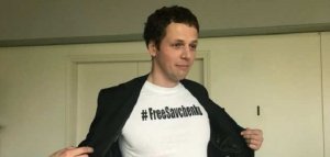 Российские журналисты пришли на сессию ПАСЕ в футболках #FreeSavchenko