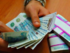 Директор фирмы в Мурманске создал компанию-тезку и обманом похитил выигранный в суде 21 млн рублей