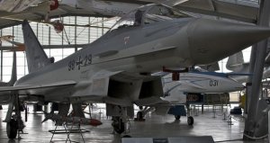 Летчики покидают люфтваффе из-за нежелания воевать с Россией, пишут СМИ