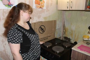 В Нововятском микрорайоне Кирова плесень выживает жильцов местного общежития
