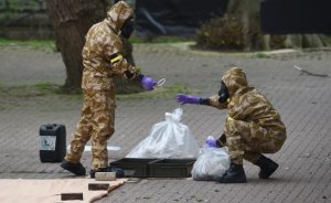 Если Скрипаля отравила Москва, то почему следы заметает Запад