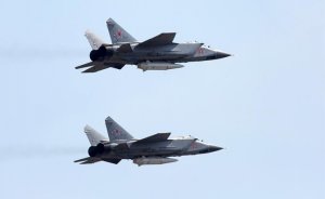 300 российских «Кинжалов» пустят на дно весь флот США. Россия обнуляет ВВС и ВМС Америки