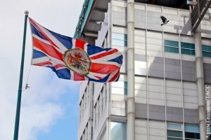 Посольство РФ сообщило о допросах прибывающих в Великобританию россиян
