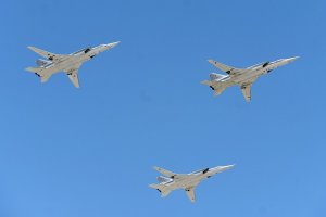 Летали и летать будем (Дальняя авиация успешно выполняет задачи по обеспечению безопасности в Арктике)