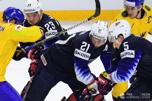 Сборная Швеции разгромила США и вышла в финал ЧМ по хоккею