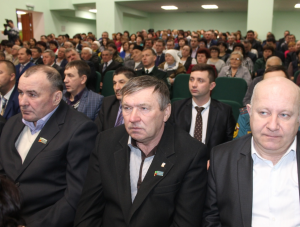 [«Эй, вставайте, кто еще остался!»*] «Года через три пенсионеры уже не смогут работать, а молодежи нет». Предприниматели Тукаевского района пожаловались на нехватку специалистов