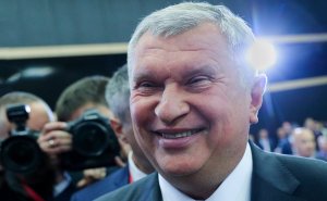 [«Не нужно золота ему, когда «простой продукт» имеет»*] Игорь Сечин: Нефтяные цены могут установить новые рекорды из-за политики санкций, которую проводят США