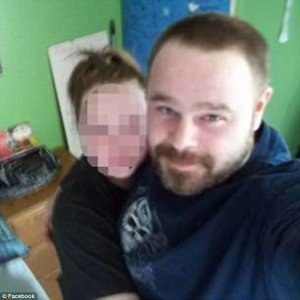 В США мужчина стал отцом ребёнка своей дочери-лесбиянки
