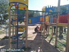 Россиянку проучили за жалобы на неблагоустроенную детскую площадку