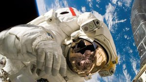 Астронавт NASA  не смог записать  свой выход в космос, потому что не понял надпись "NO SD"