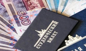 Глава РАН предложил выплачивать студентам первых курсов стипендию в 20-30 тыс. рублей