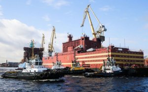 Первая в мире плавающая АЭС отправилась работать на российский Север