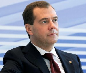 Медведев расширил возможности использования материнского капитала