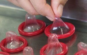 Секс-туризм пожилых финнов в Россию имеет серьезные последствия. Тест на ВИЧ доступен теперь у границы