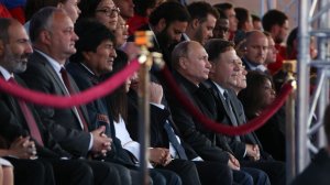 Путин пришел на концерт на Красной площади, посвященный открытию ЧМ-2018