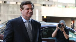 Экс-главу избирательного штаба Трампа Пола Манафорта взяли под стражу в зале суда