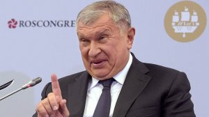 Сечин объяснил рост цен на бензин девальвацией рубля и дорогой нефтью