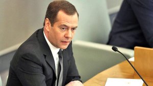 Медведев объявил о внедрении электронных трудовых книжек с 2020 года