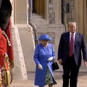 Трамп потерял королеву Великобритании