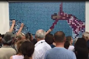 В Петербурге из трех тысяч конфет собрали картину Марка Шагала. Горожане отпраздновали Всемирный день шоколада