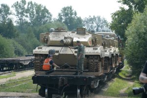 Эшелон с китайскими танками прибыл в подмосковное Алабино