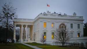 В Белом доме погас свет, когда Трамп заявил, что доверяет разведке США