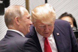 Киев запросил у США разъяснения о переговорах Трампа и Путина по Украине