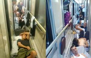 [МВД опять поймали на лжи]"Отношение как к животным": краснодарским полицейским пришлось ехать в переполненном поезде