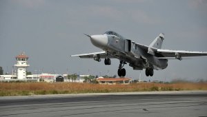Самолет ВКС России доставил более 40 тонн гумпомощи из Франции в Сирию