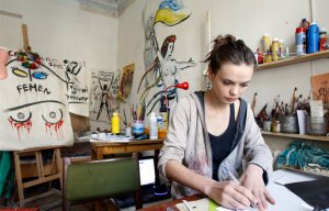 "Вы все - фейк". В Париже покончила с собой одна из основательниц FEMEN