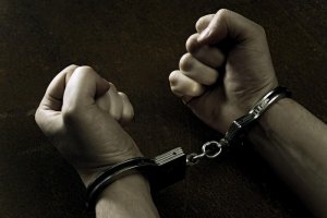 Сотрудника брянской колонии обвинили в убийстве осужденного