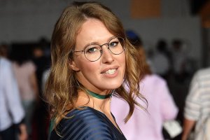 «А вы в школе учились?»: Собчак высмеяли за рекламу «водородной воды» (Пользователи посчитали, что бесстыдно так врать)