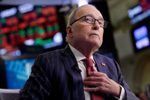 Советник Трампа заявил о возможности объединения США и ЕС против Китая в сфере торговли
