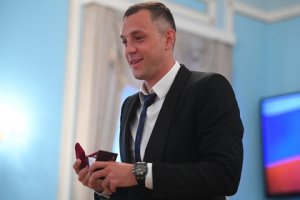 Нападающий Дзюба предложил Путину заняться футболом вместо хоккея