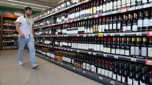 В Госдуме предложили запретить продажу спиртного на открытых полках магазинов