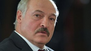 Лукашенко обвинил РФ в "варварском отношении"