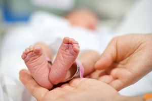 На 1 июля 2018 г. в эксплуатацию введено 27 из 32 запланированных перинатальных центров - Счётная палата