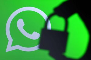 WhatsApp отказывается от шифрования всей переписки