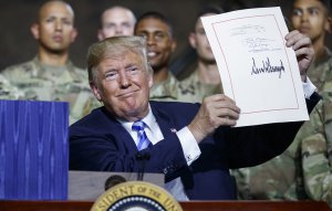 Трамп подписал рекордный оборонный бюджет. На что Пентагон потратит $716 млрд? (......в документе Россия упоминается более 50 раз)