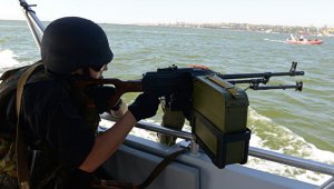 Киев хочет попросить НАТО конвоировать украинские суда в Азовском море