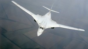 Впервые севшие на Чукотке Ту-160 в ходе перелета не покидали границ России