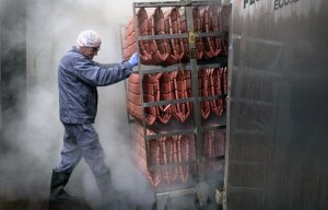 Производители колбасы в РФ попросили правительство помочь повысить цены