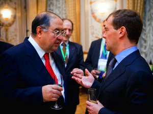 Соратник Навального рассказал, как "ВКонтакте" выдала силовикам данные пользователей по невнятной "писульке"